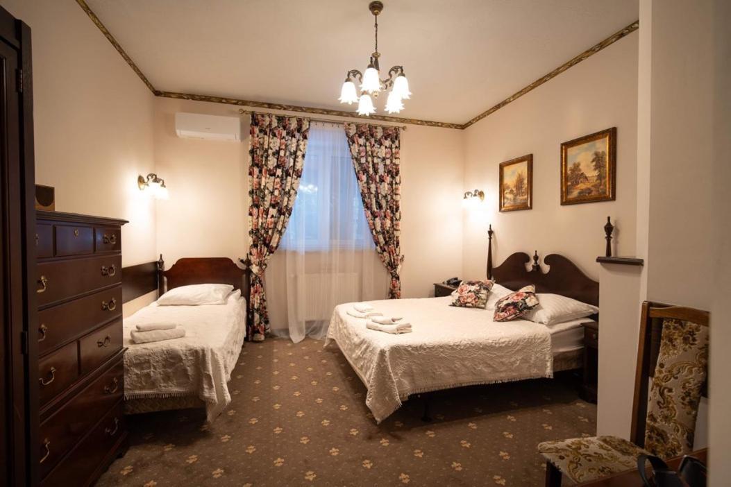 Hotel Trylogia Zielonka  Buitenkant foto