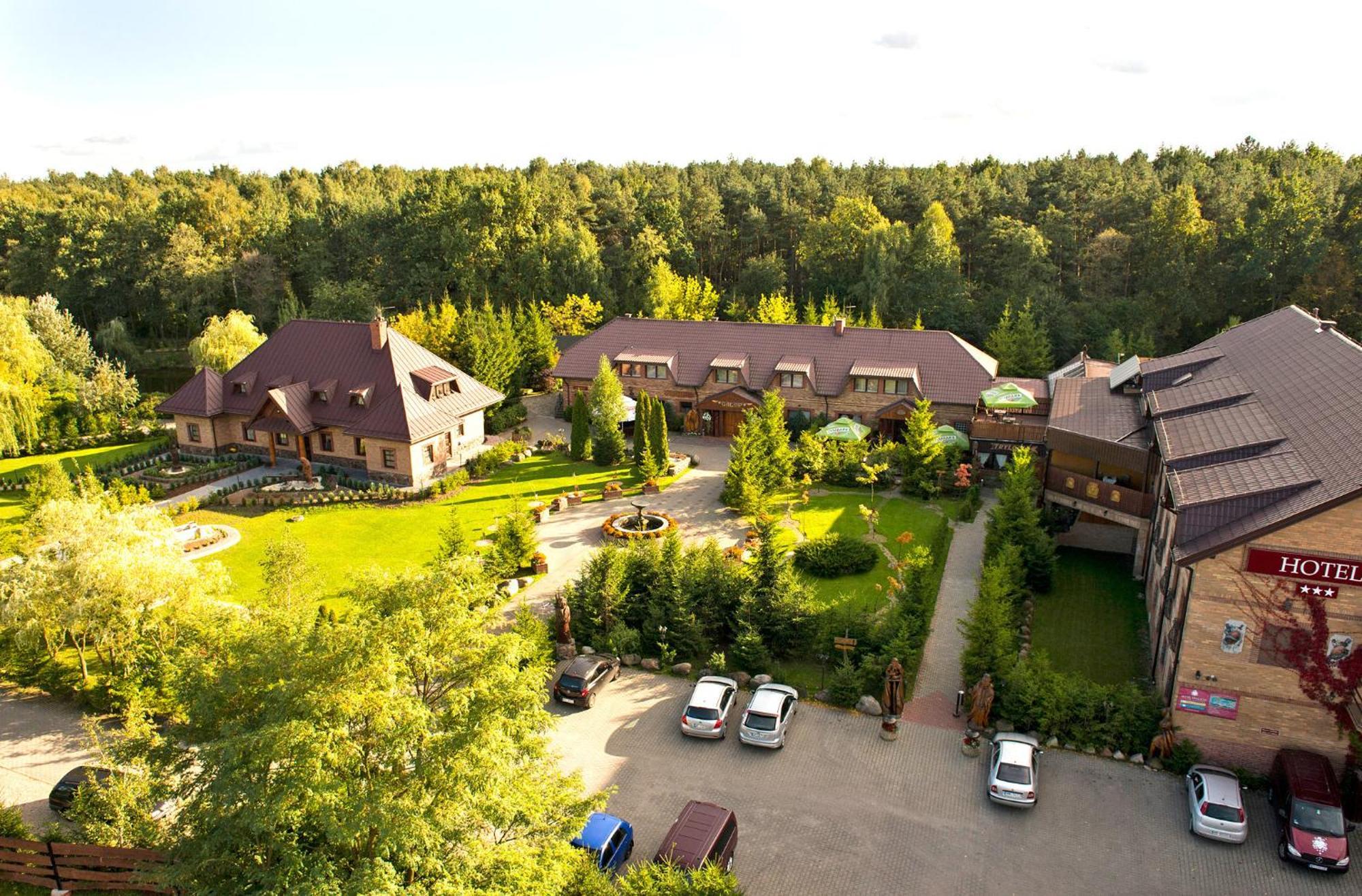 Hotel Trylogia Zielonka  Buitenkant foto